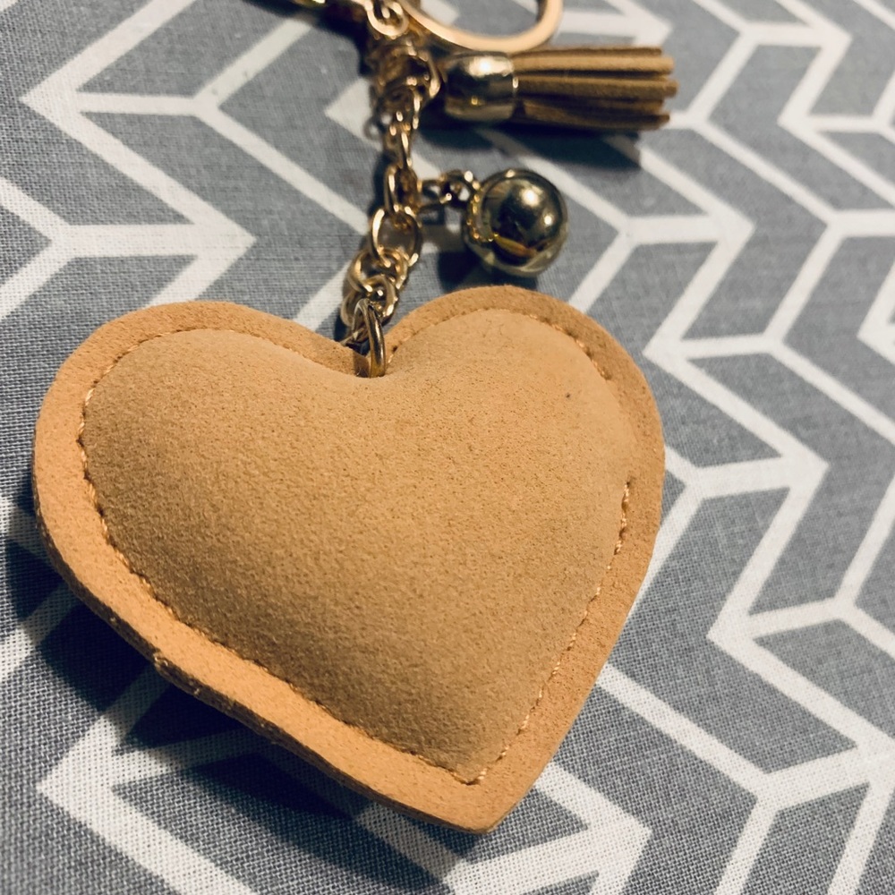 Gold Rhinestone Embezzled Heart Keychain - Picture 5 of 5